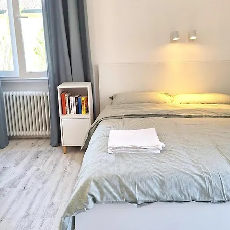 Flat In Near Train Station